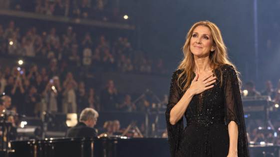 Céline Dion comble ses fans lors de son dernier spectacle à Paris