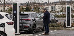 L'objectif des 50 000 commandes de véhicules électriques n'est toujours pas atteint, selon franceinfo