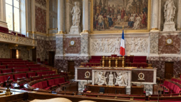 Le Parlement abroge définitivement le Code noir, qui encadrait l'esclavage dans les colonies françaises