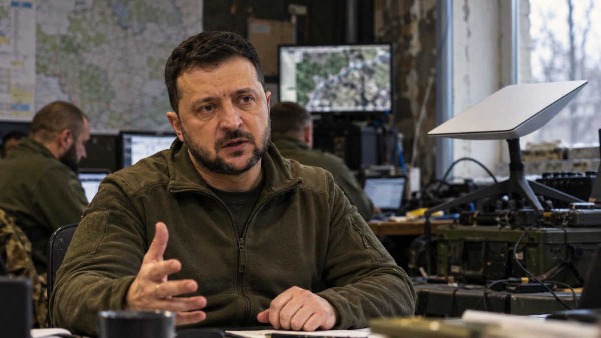 Volodymyr Zelensky déplore que la connexion à Starlink reste limitée " dans plusieurs secteurs du front " ukrainien